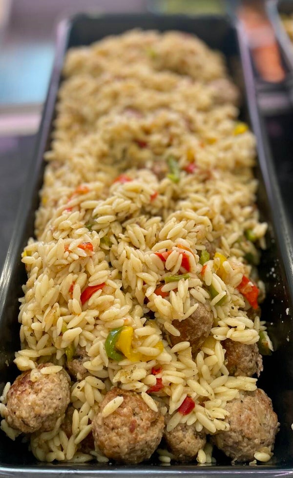 GRIEKSE PASTA MET KRUIDIGE BALLETJES