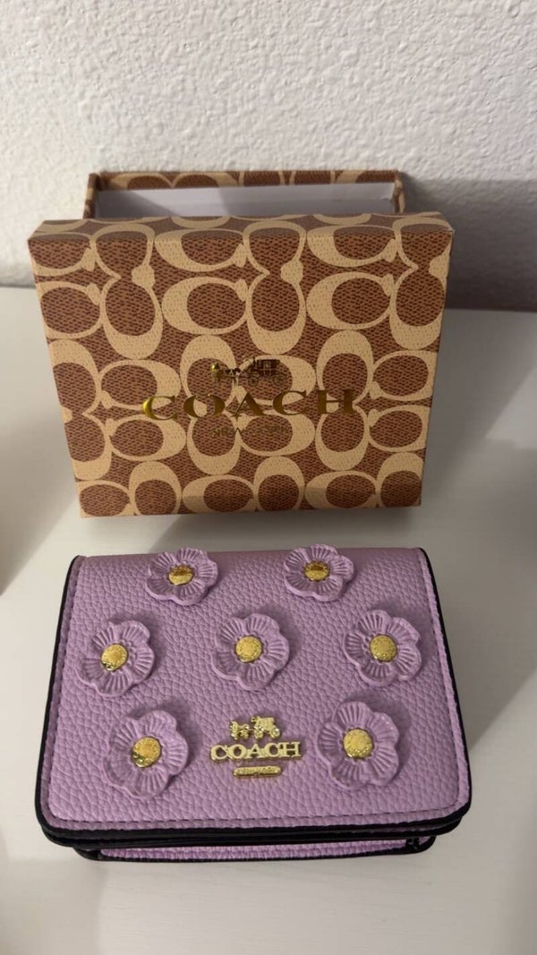C flower crossbody purse