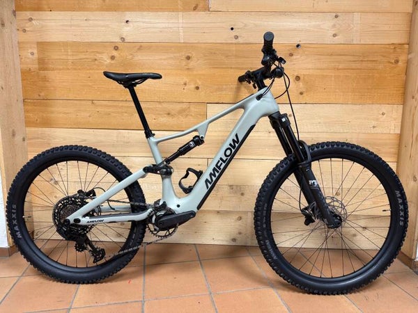 Amflow PR Carbon E-Bike Fully mit Avinox M2 Motor