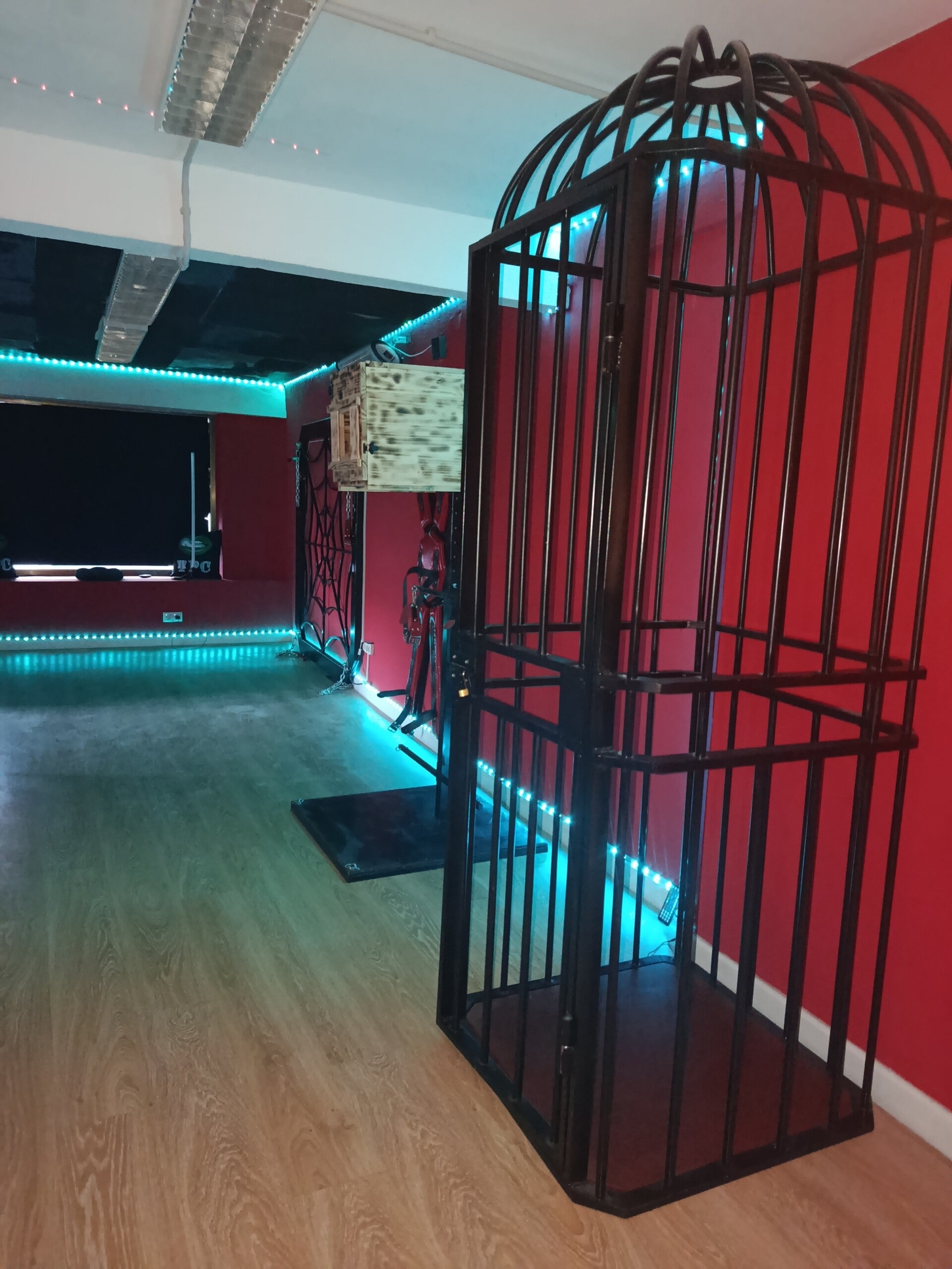 alquiler-local-bdsm-en-valladolid-7-standard.jpg