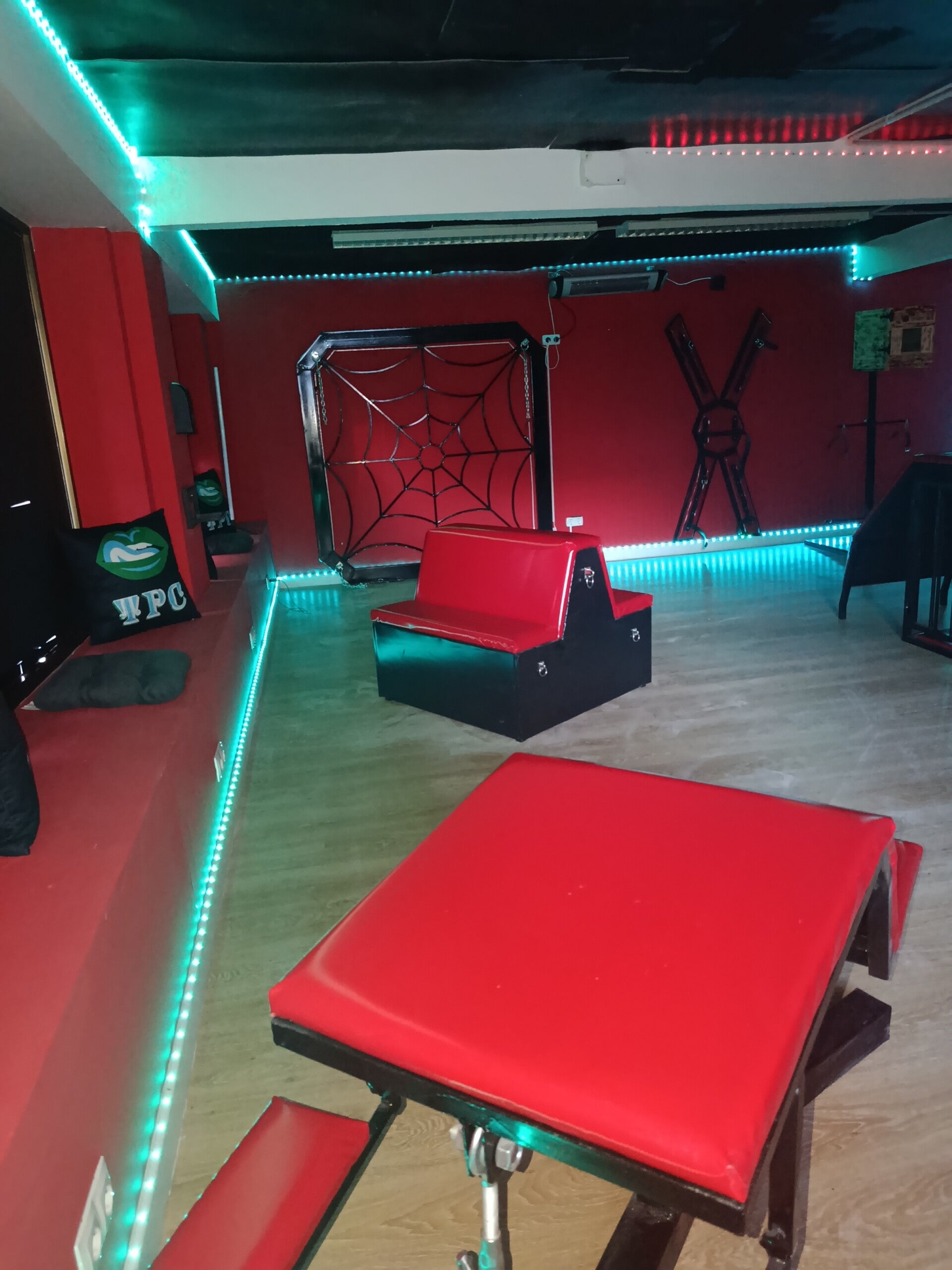 alquiler-mazmorra-bdsm-en-valladolid-5-standard.jpg