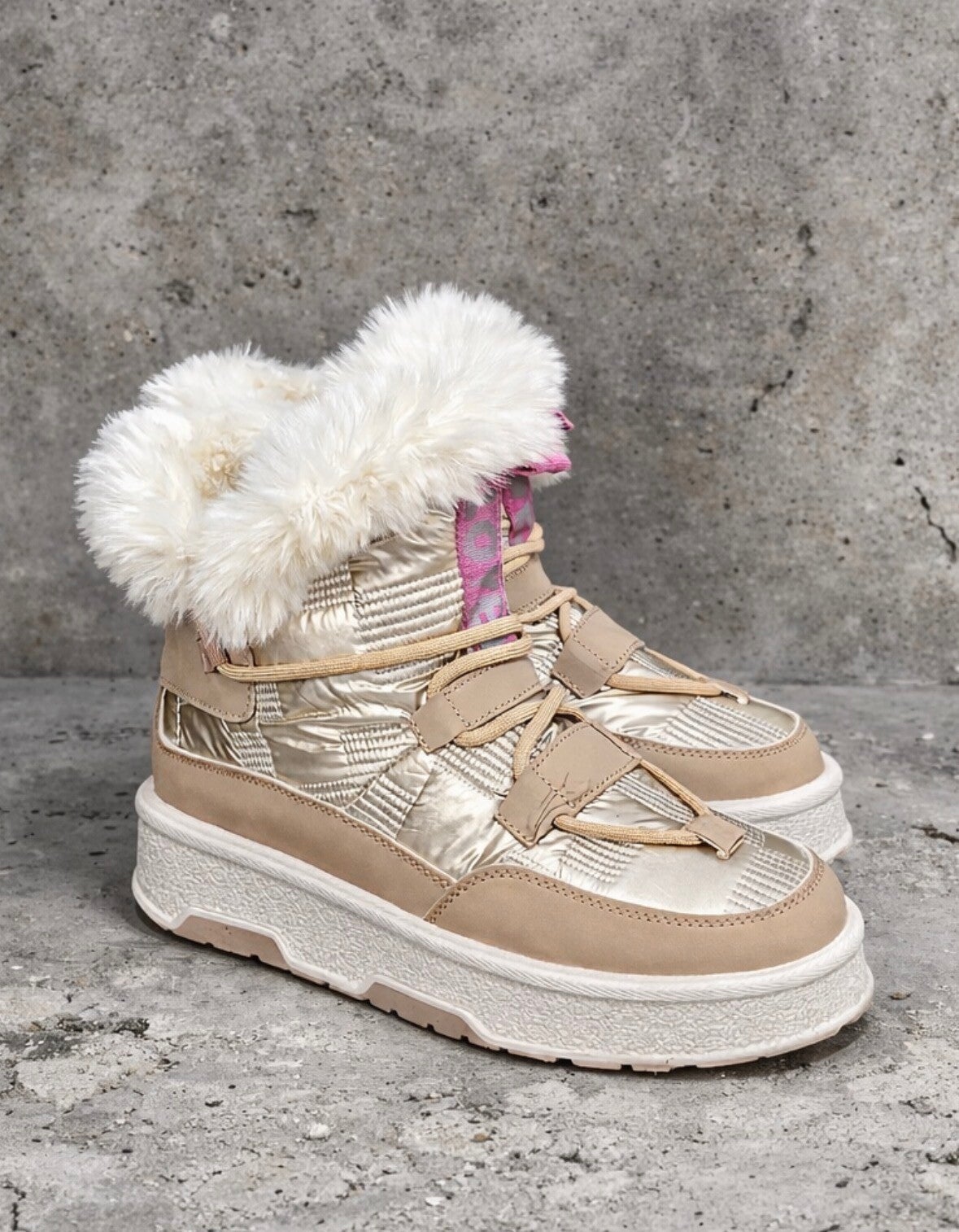 ‼️ LAATSTE MAAT ‼️ Snowboots Dunya Glam, Maat 38 valt als 37