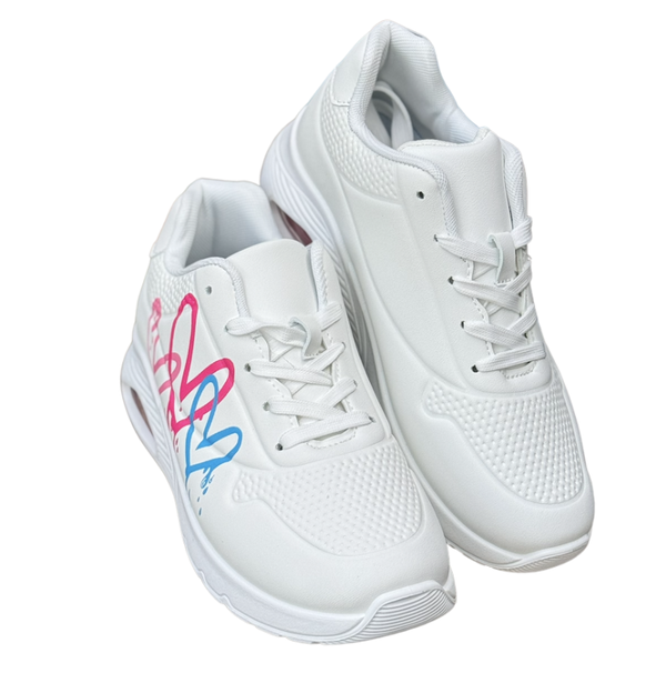Witte air- sneakers met hartjes