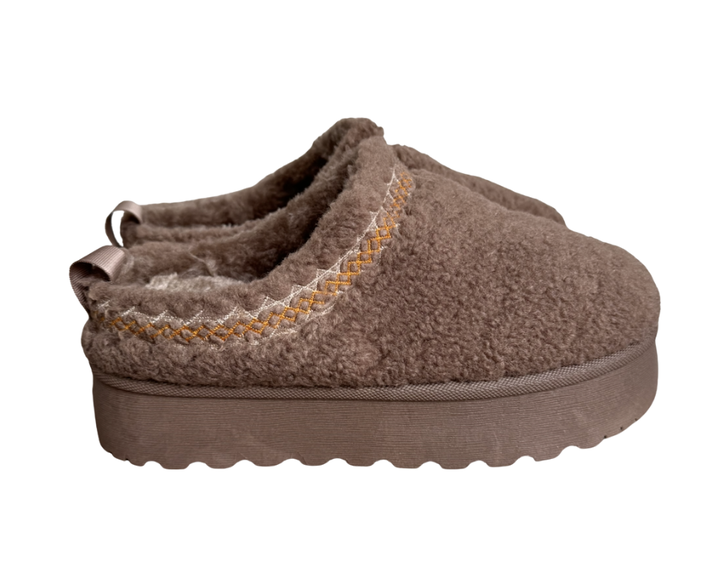 Heerlijk gevoerde warme sloffen Taupe