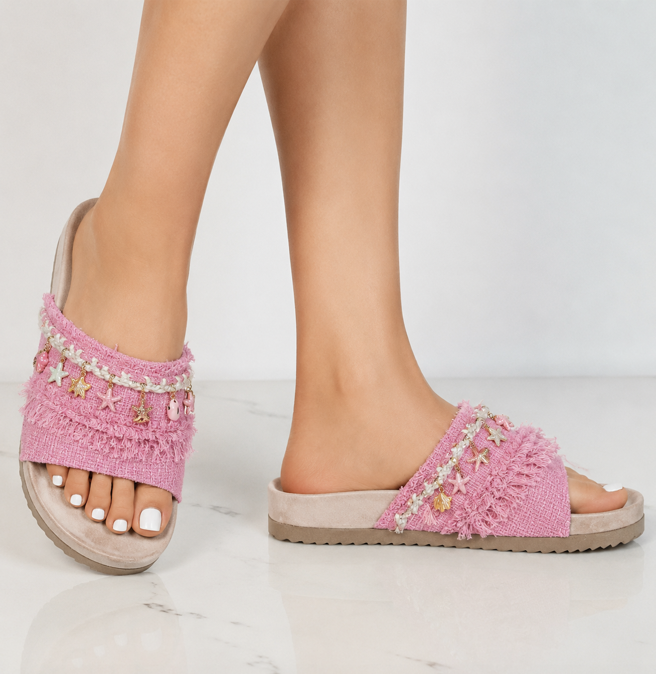 Boho Slides zacht roze met schelpjes