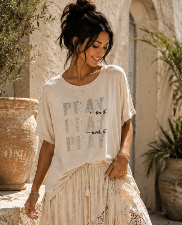 Oversized Creme kleurig  t'shirt Pray on it one size fitts all