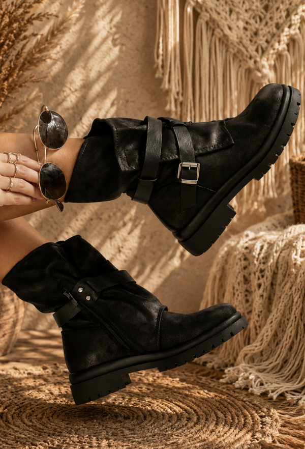 `Gave black biker flap Boots met rits