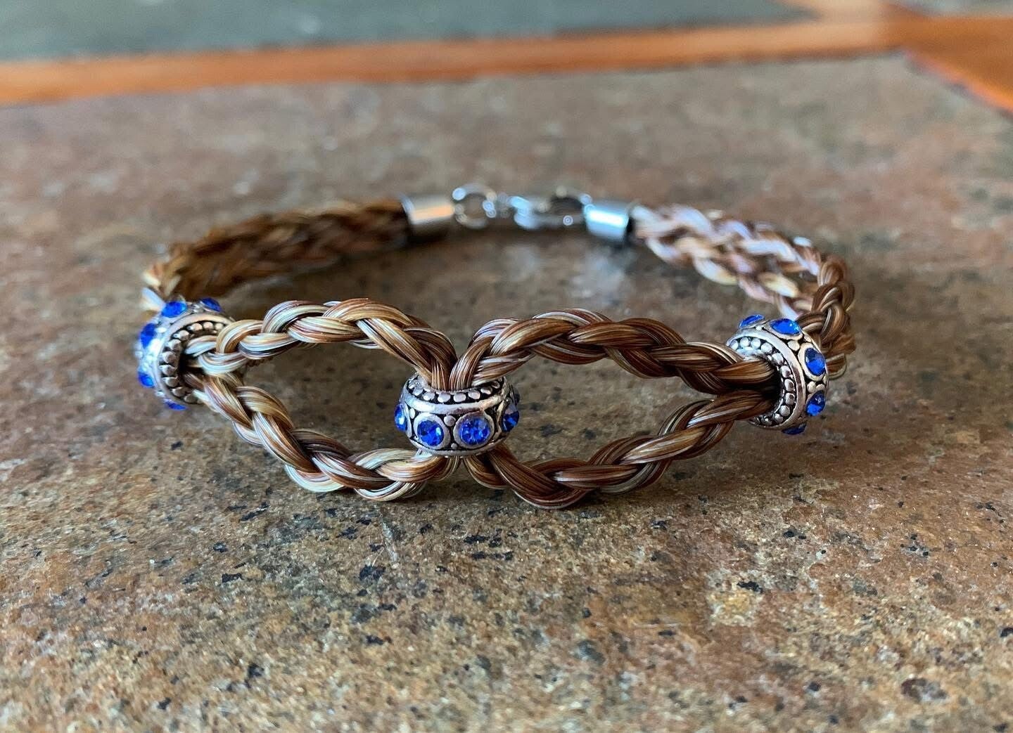 Joined loop bracelet with crystal beads