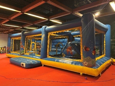 Château gonflable le monde de la mer