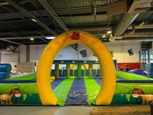 Gonflable ¨course de chevaux¨