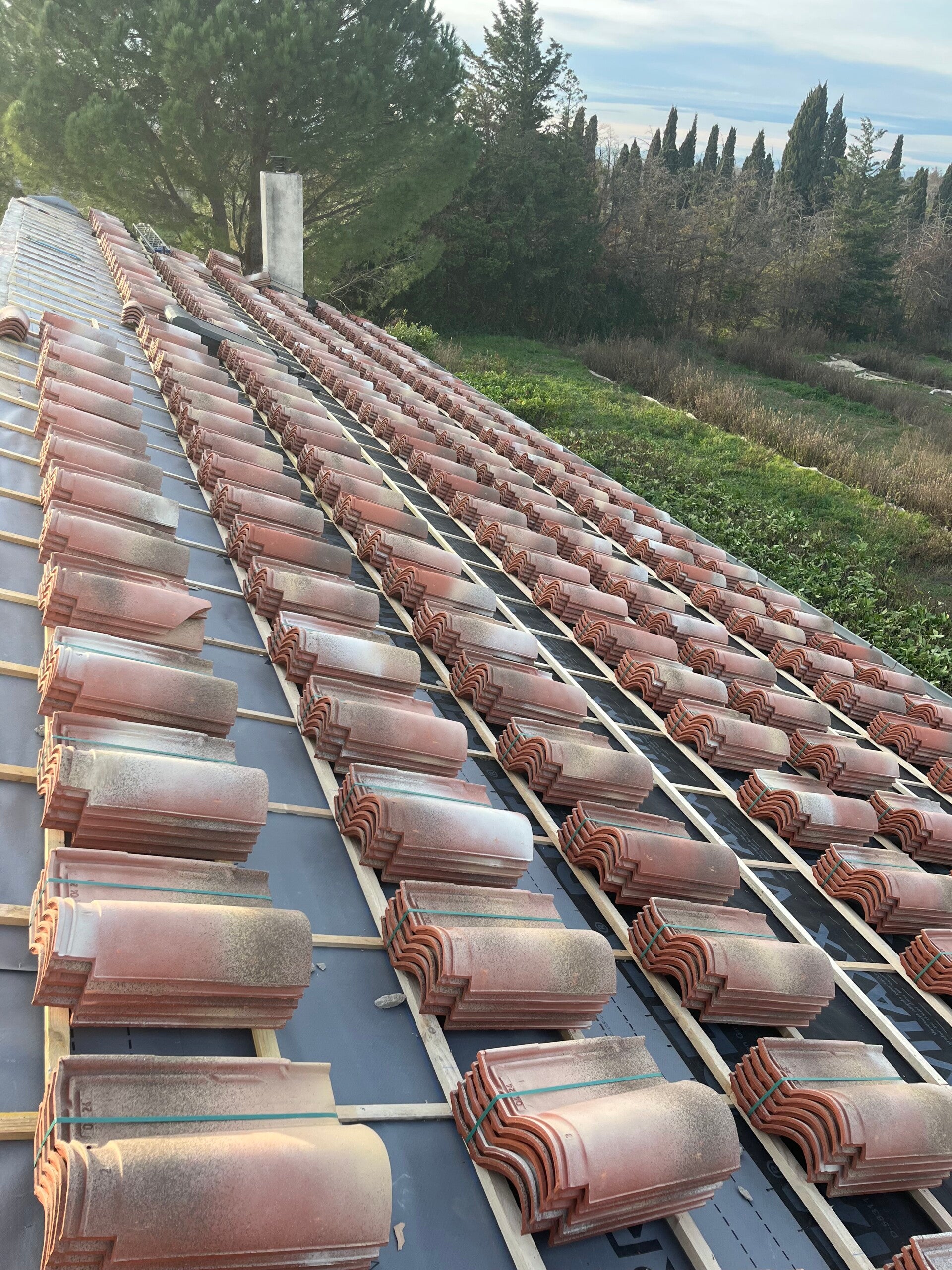 Réfection de toiture a neuf sur une villa a eyragues entre Avignon et Aix en Provence