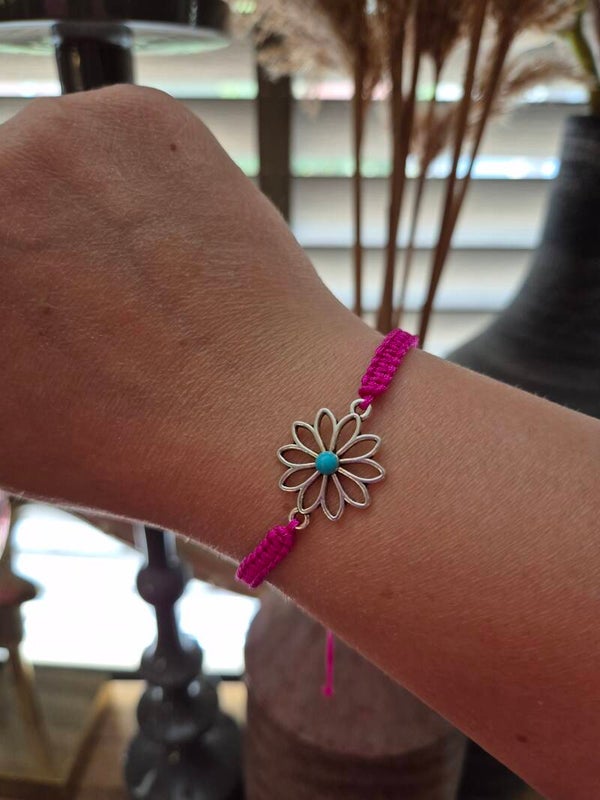 Armbandje bloem