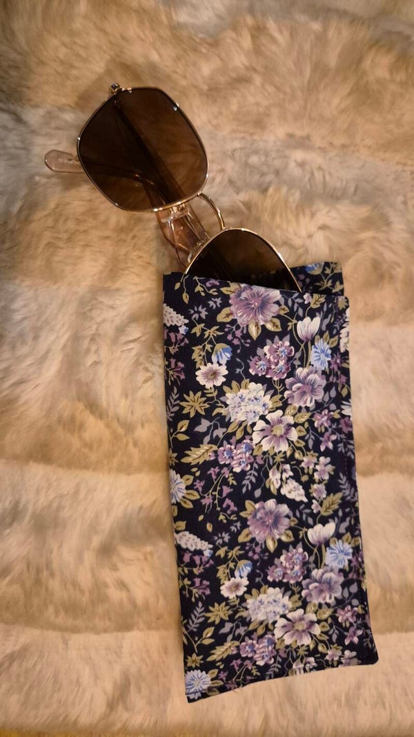 Brillenhoesje paars/bloemen