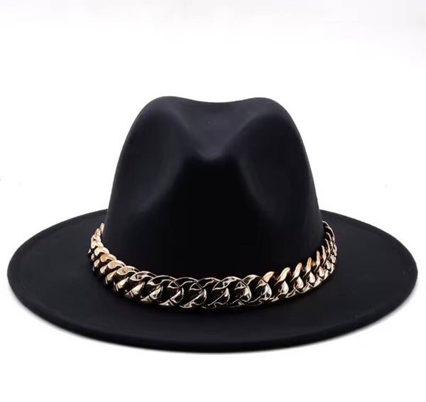 Chapeau avec chaîne