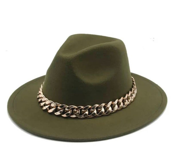 Chapeau avec chaîne