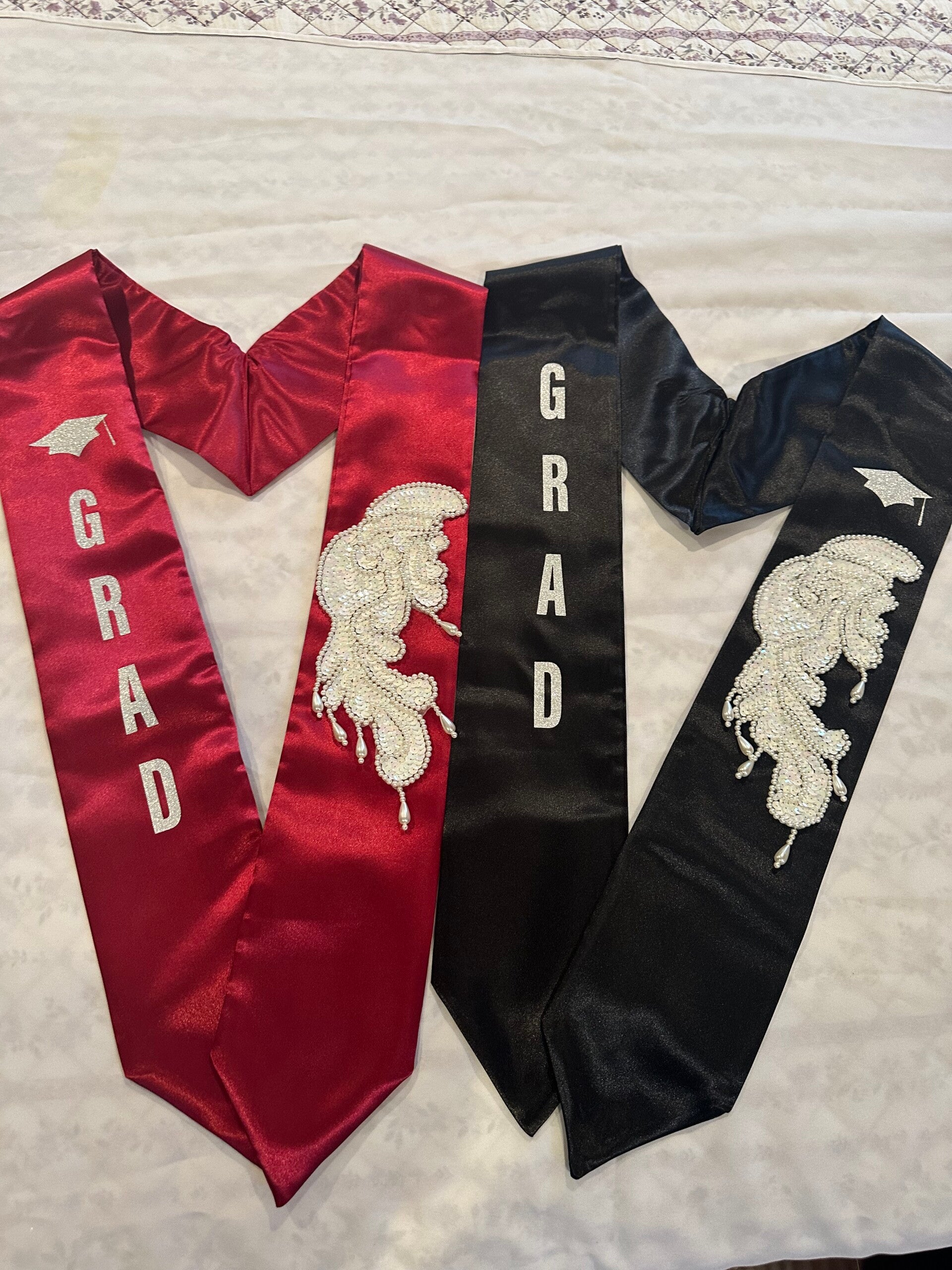 black and red stole