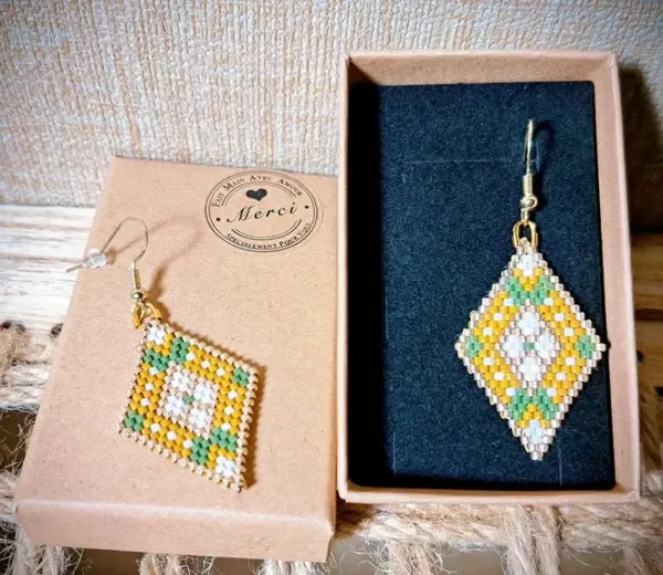 Boucles d'oreilles en perles miyukis tons verts beige , crochets en argents 925 dorés, fait main