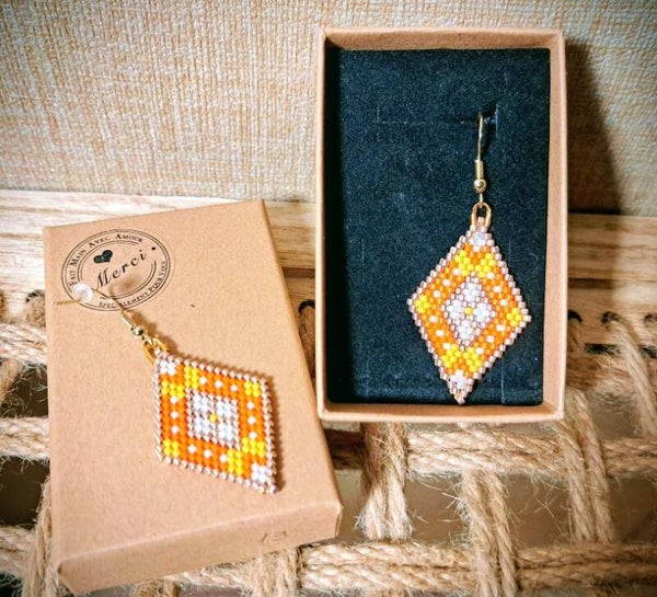 Boucles d'oreilles en perles miyukis ,fait main, crochets en argents dorés