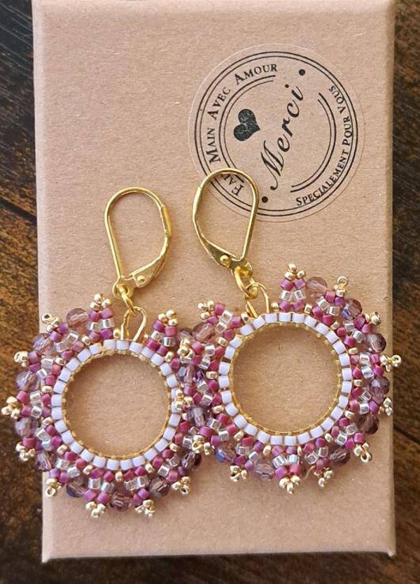 boucles d'oreilles dormeuses en argents dorées  , tressages sur perles miyukis avec perles de rocailles ,  cm diametre, ton de couleur roses