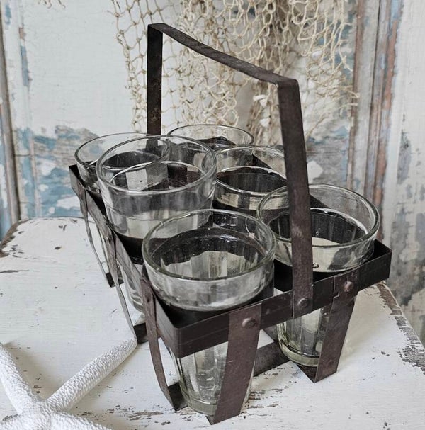 Brocante rekje met glaasjes