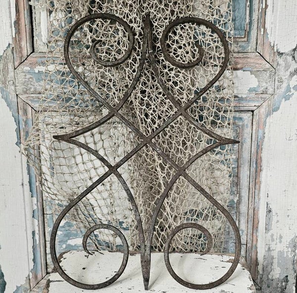 Oud sierornament