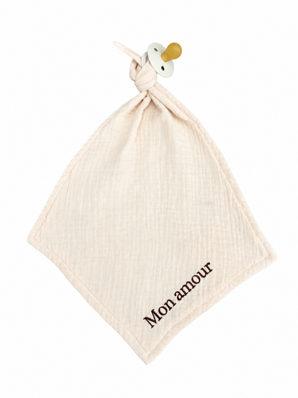 Speendoekje beige “Mon amour”