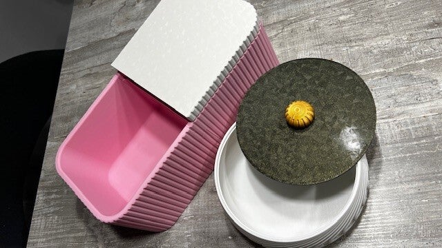 Hochstühle Boxen Aufbewahrung