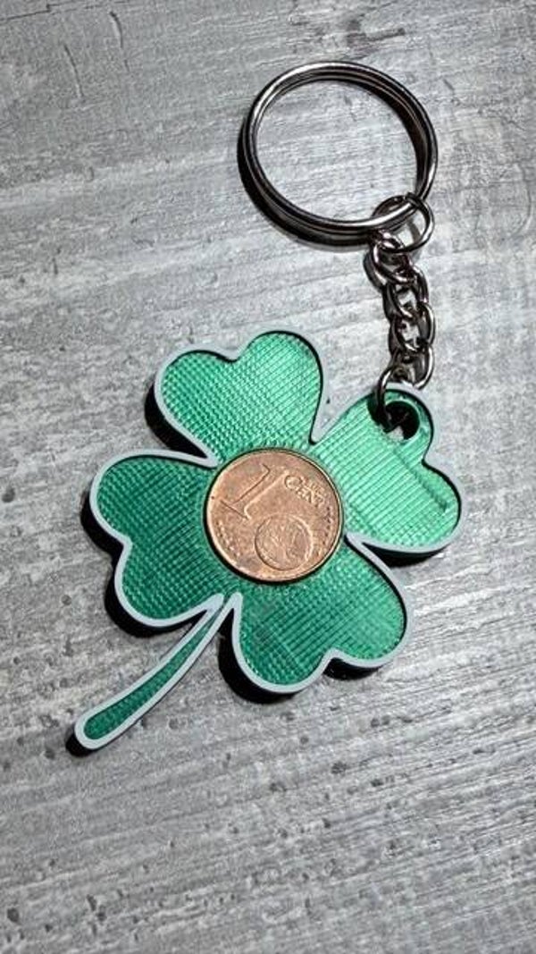 Glück im Neuen Jahr "Schlüsselanhänger im Kleeblatt-Design"