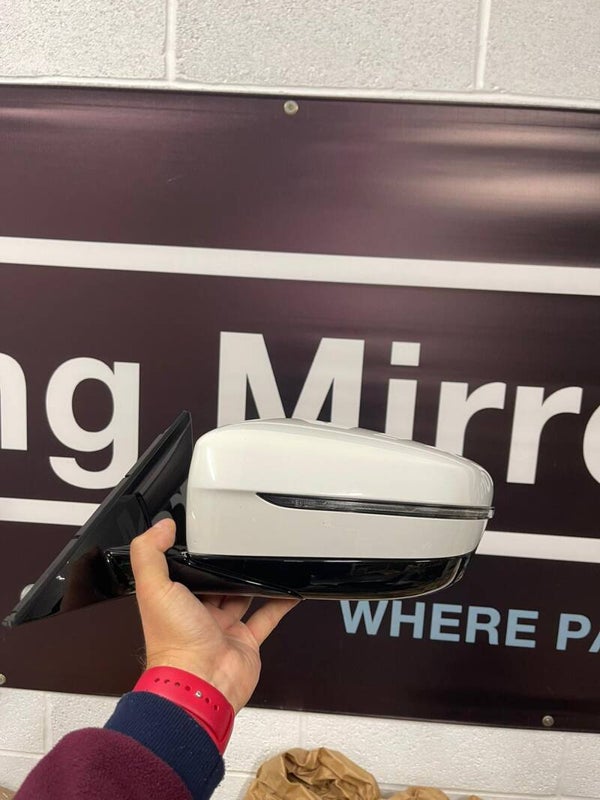 BMW 5 G30 G31 LEFT PASSENGER SIDE DOOR WING MIRROR / 9 PIN POWER FOLDING / WHITE + CAMERA