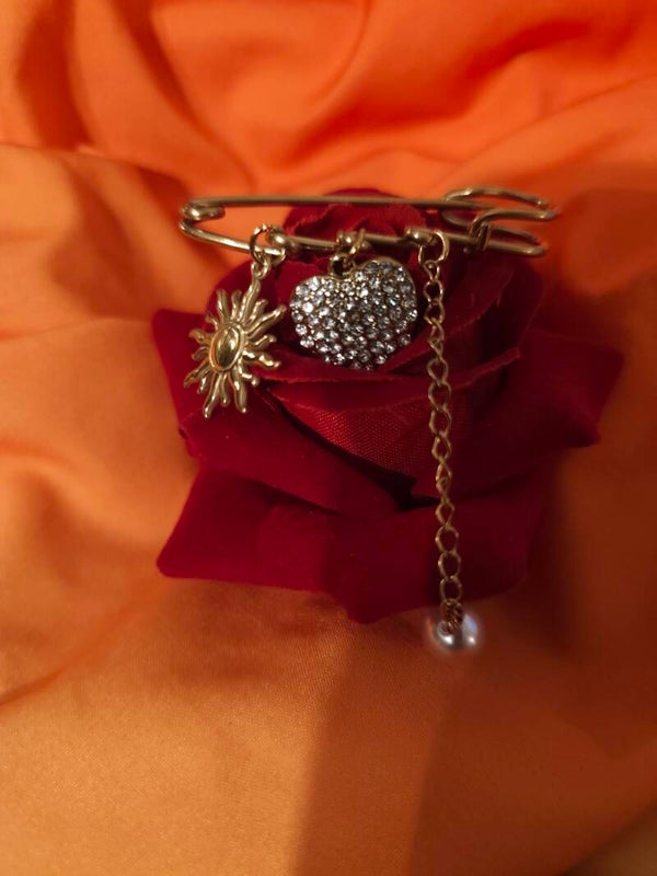 Broche
