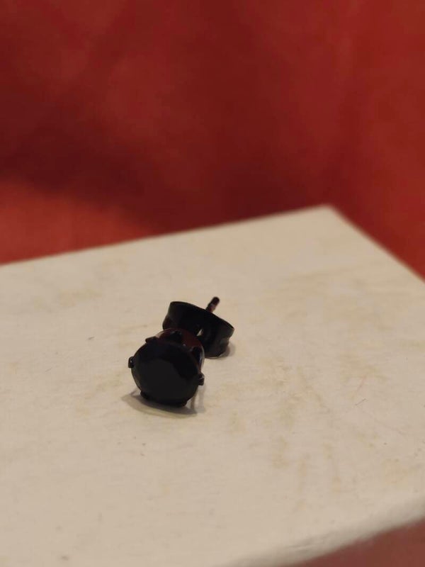 Piercing d'oreille homme noir