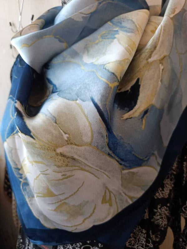 foulard fleur bleu