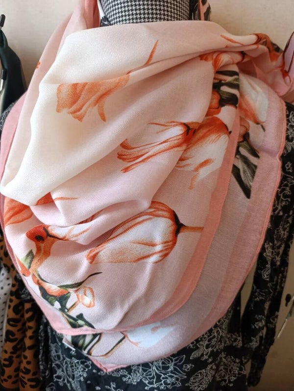 foulard gris rose pastel, floral doux