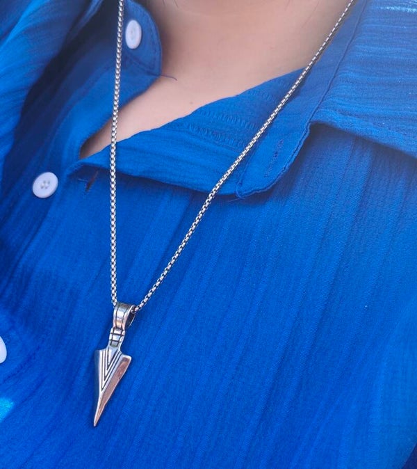 Collier forme de lance