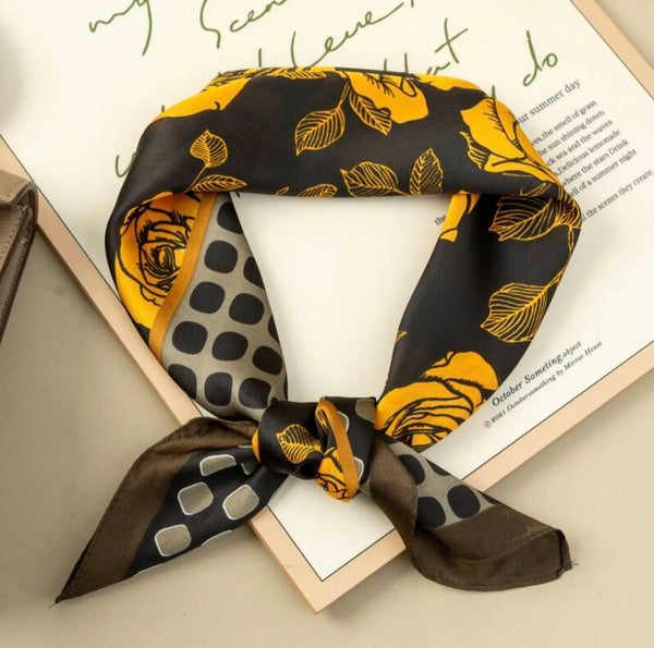 foulard effet soie noir floral et pois chic