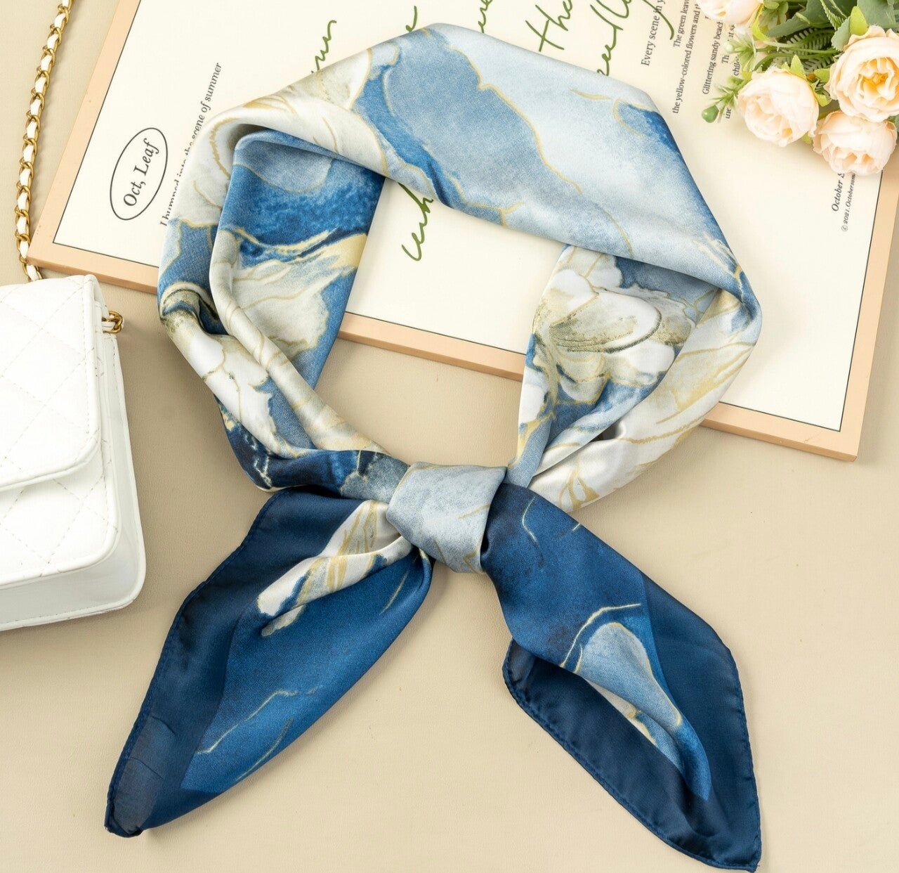 foulard fleur bleu