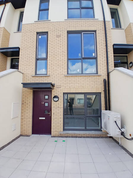 no-13-the-elm-newbridge-standard.jpg