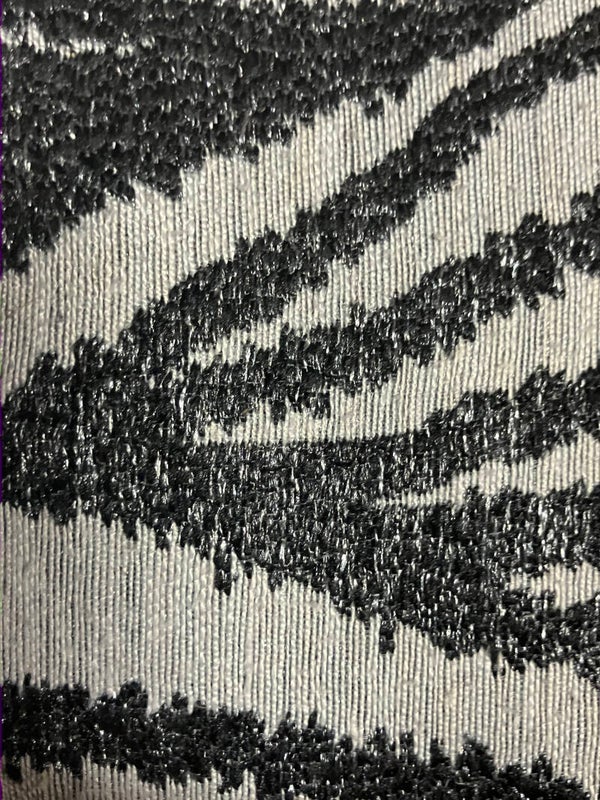 Black and White Wave