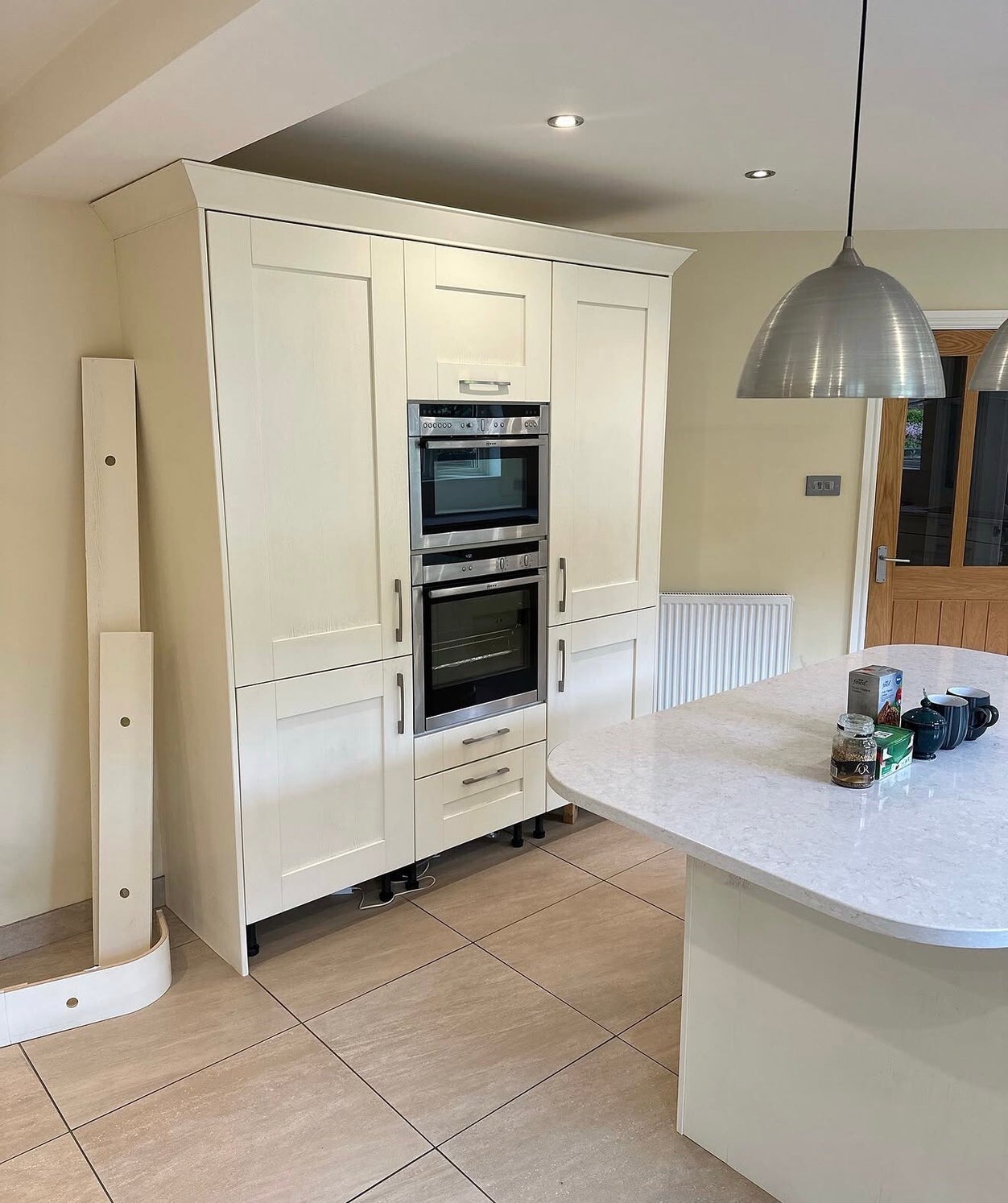 Kitchen before FARROW refinishing