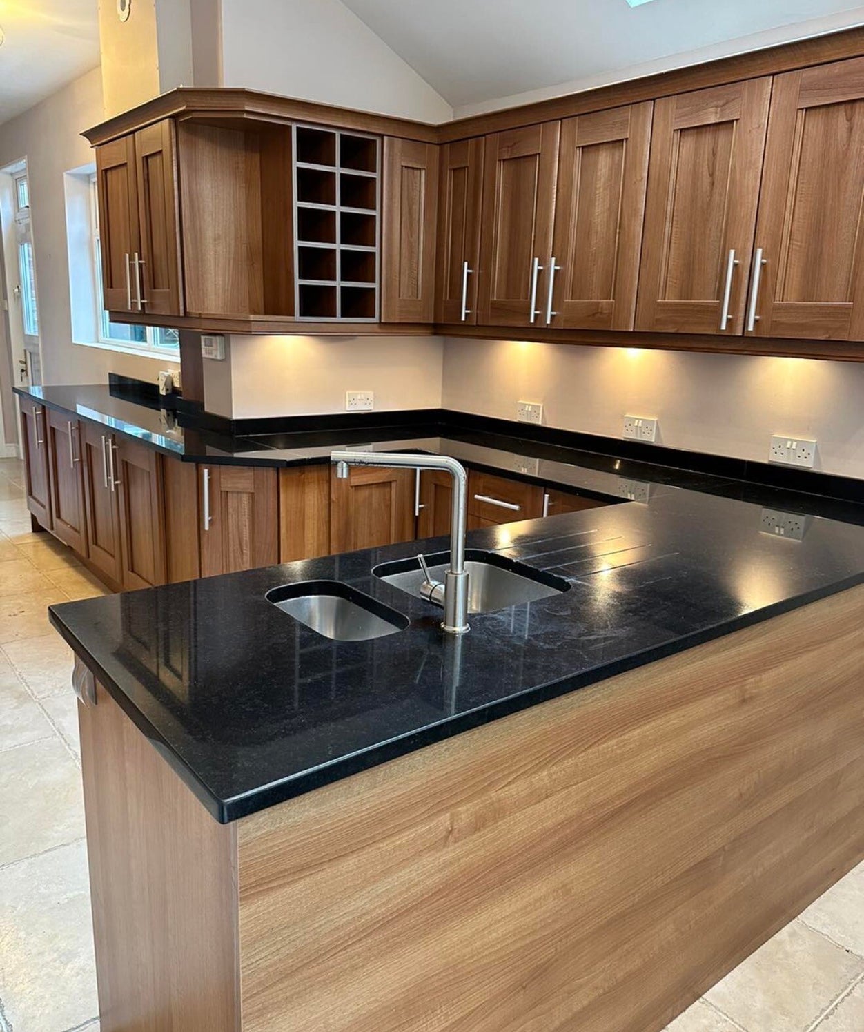 Kitchen before FARROW transformation