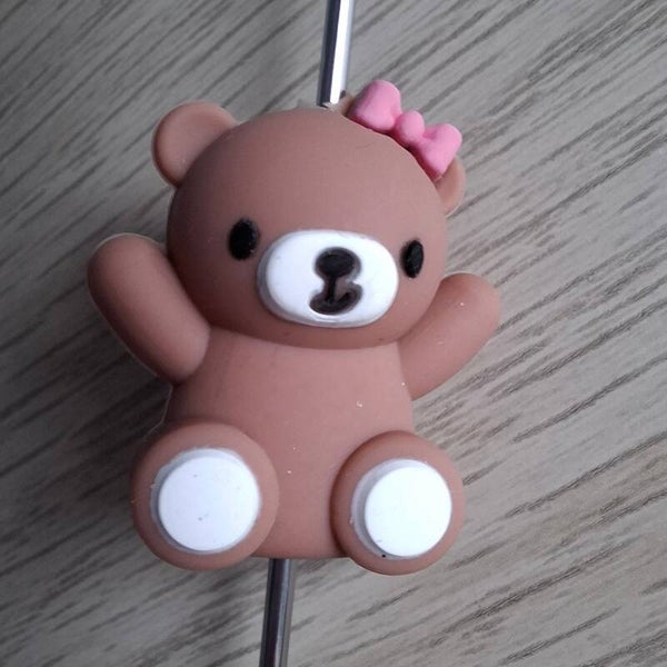 Beertje met roze strik