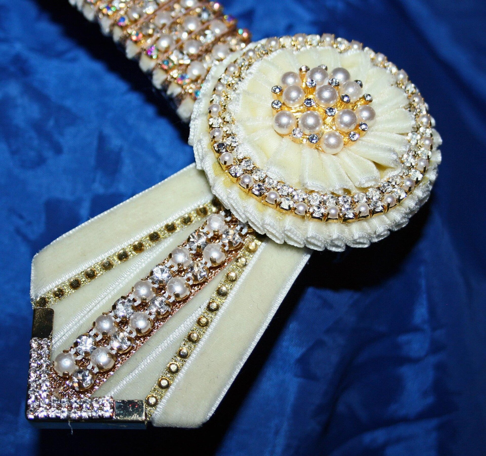 cream with Pearl alternate crystal
