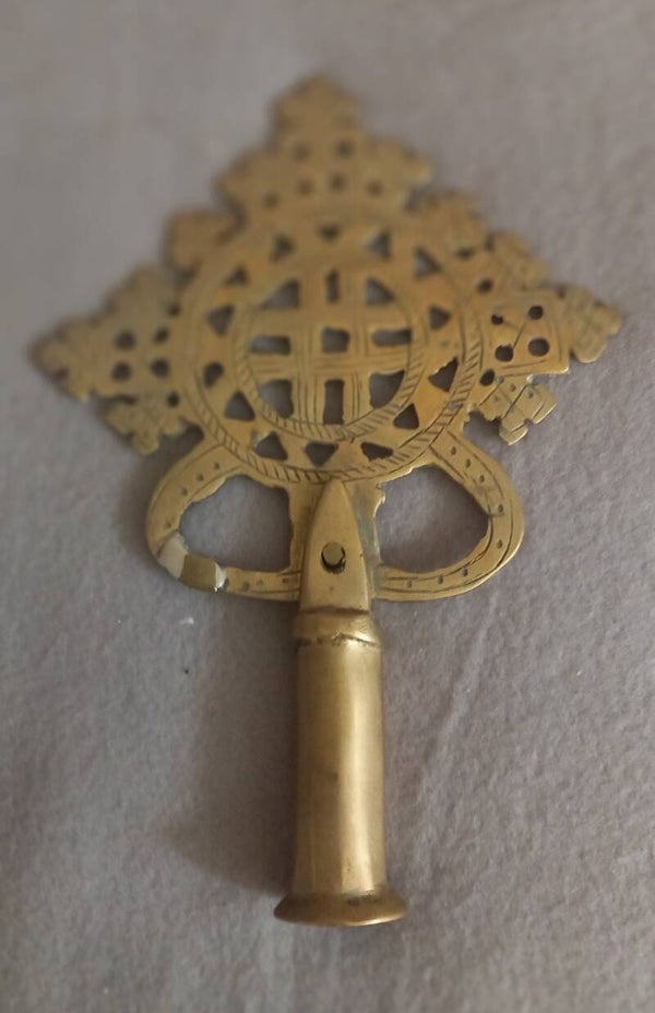 Klein processie kruis van geel koper