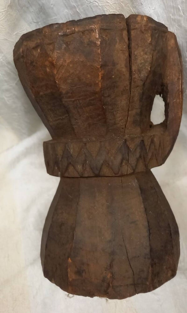 Oude Houten vijzel afkomstig uit Oost Afrika