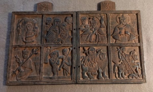 Icoon, tweeluik in Axum steen met religieuze afbeeldingen
