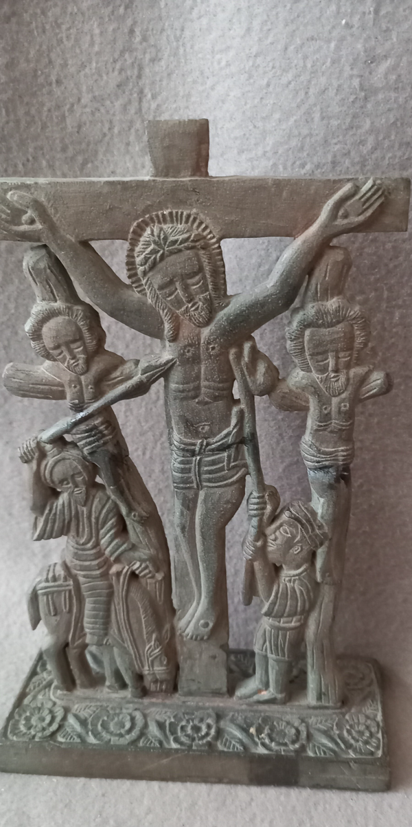 Beeld van Christus aan het kruis in Axum steen.