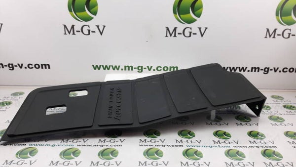 John Deere GX 355 Fußmatte rechts M144120