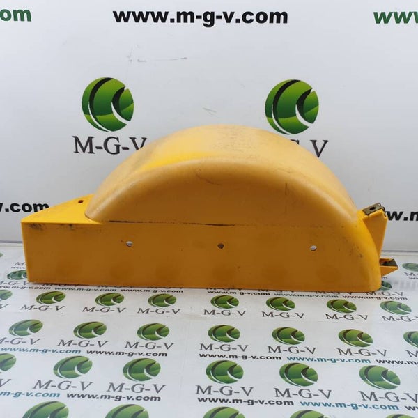 Stiga Park Pro16 Kotflügel links 1134-3943-01 (Hat einen kleinen Riss an der Befestigungsstelle, weist Abnutzungsspuren auf und die Farbe ist verblichen. Das alles hat keine Auswirkungen auf die Funktion.)