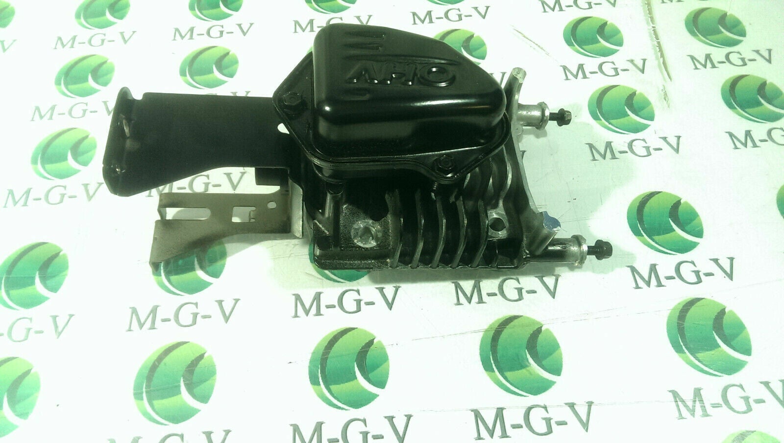 Briggs & Stratton Auspuff Zylinderkopf komplett Series 450 500 550 , fast NEU! (K3/2769)