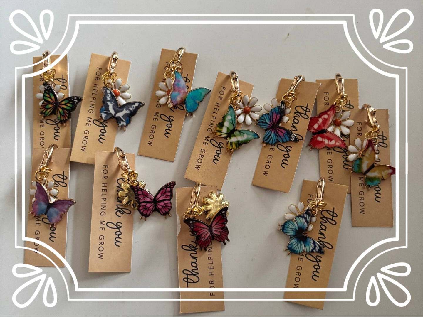 Little butterflies With white daisies